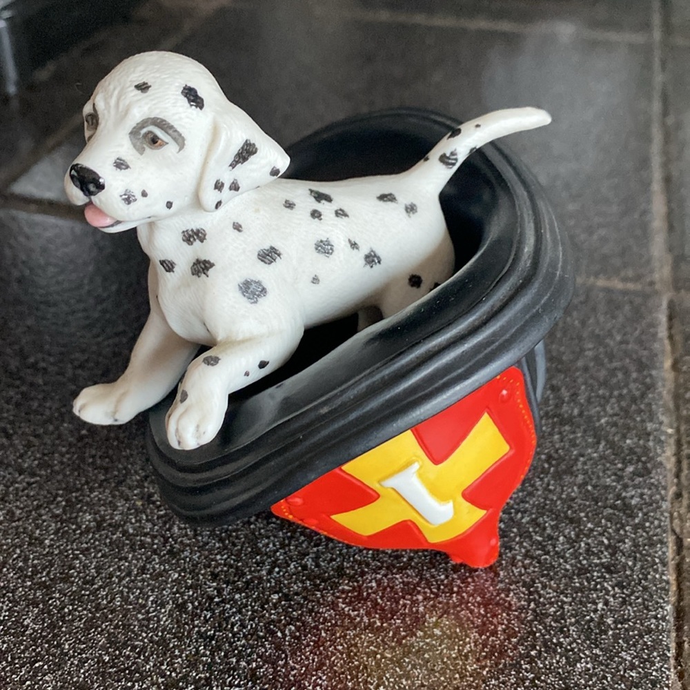 Princeton Gallery 1990 “Where’s the Fire”porcelain 2pc Dalmatian and Fire Hat